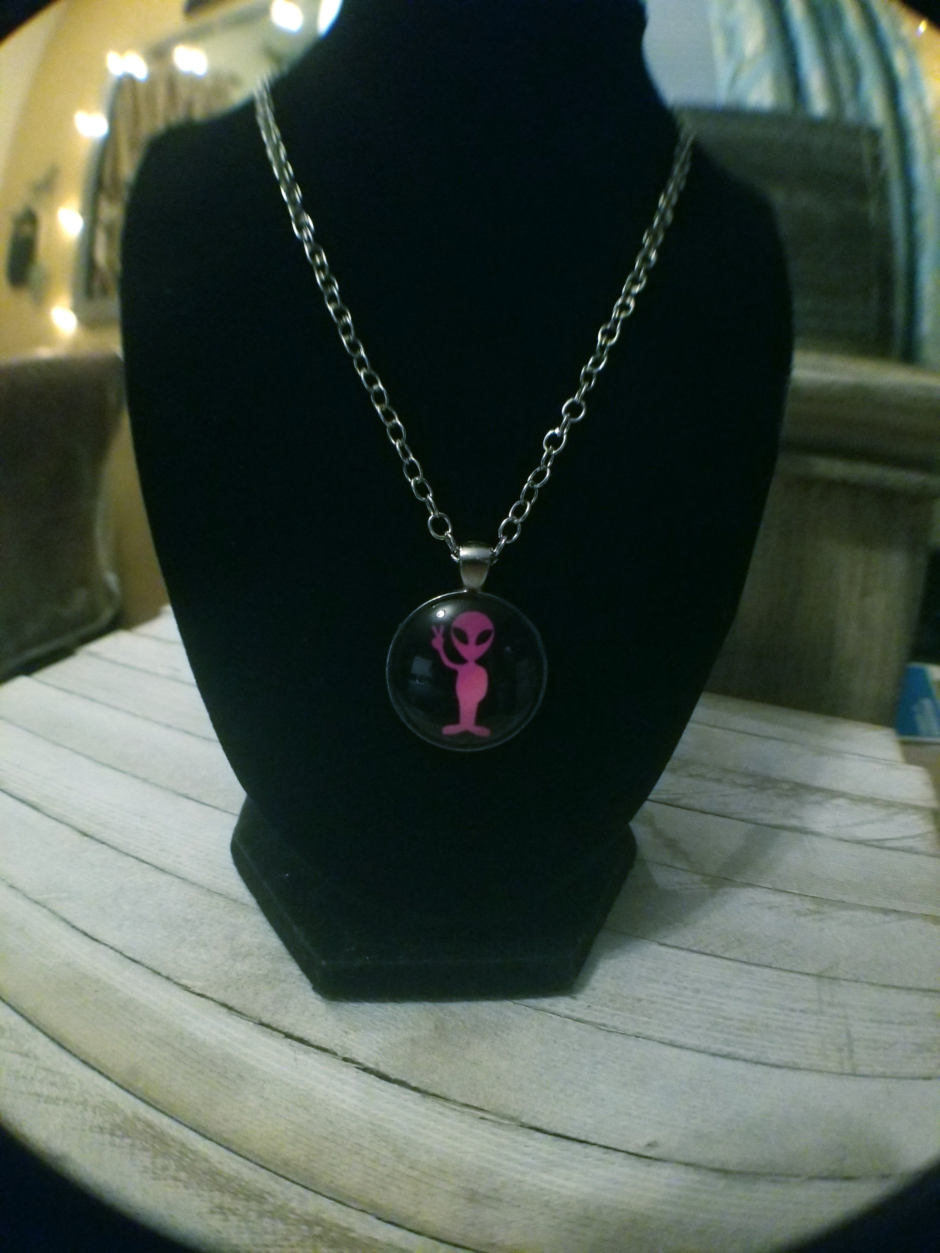 Alien Necklace - Pink